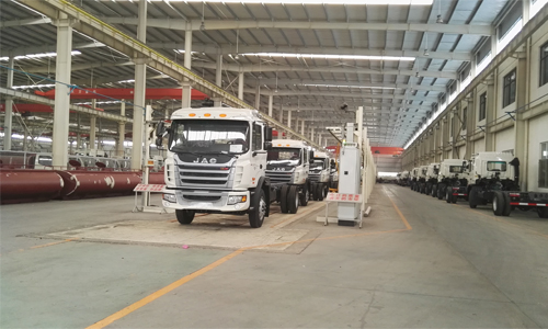 江淮格爾發(fā)<a href=http://m.qmmq.net.cn/ssc target=_blank class=infotextkey>灑水車</a>批量出口委內(nèi)瑞拉