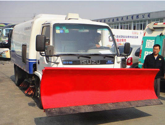五十鈴鏟雪<a href=http://m.qmmq.net.cn/saoluche/ target=_blank class=infotextkey>掃路車</a>